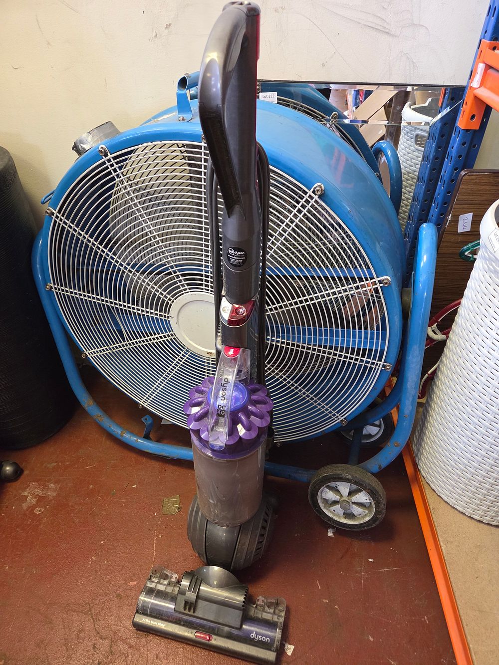 Lot 325 – A Selection of Floor Cleaning and Air Movement Appliances Including Dyson DC50 powers on