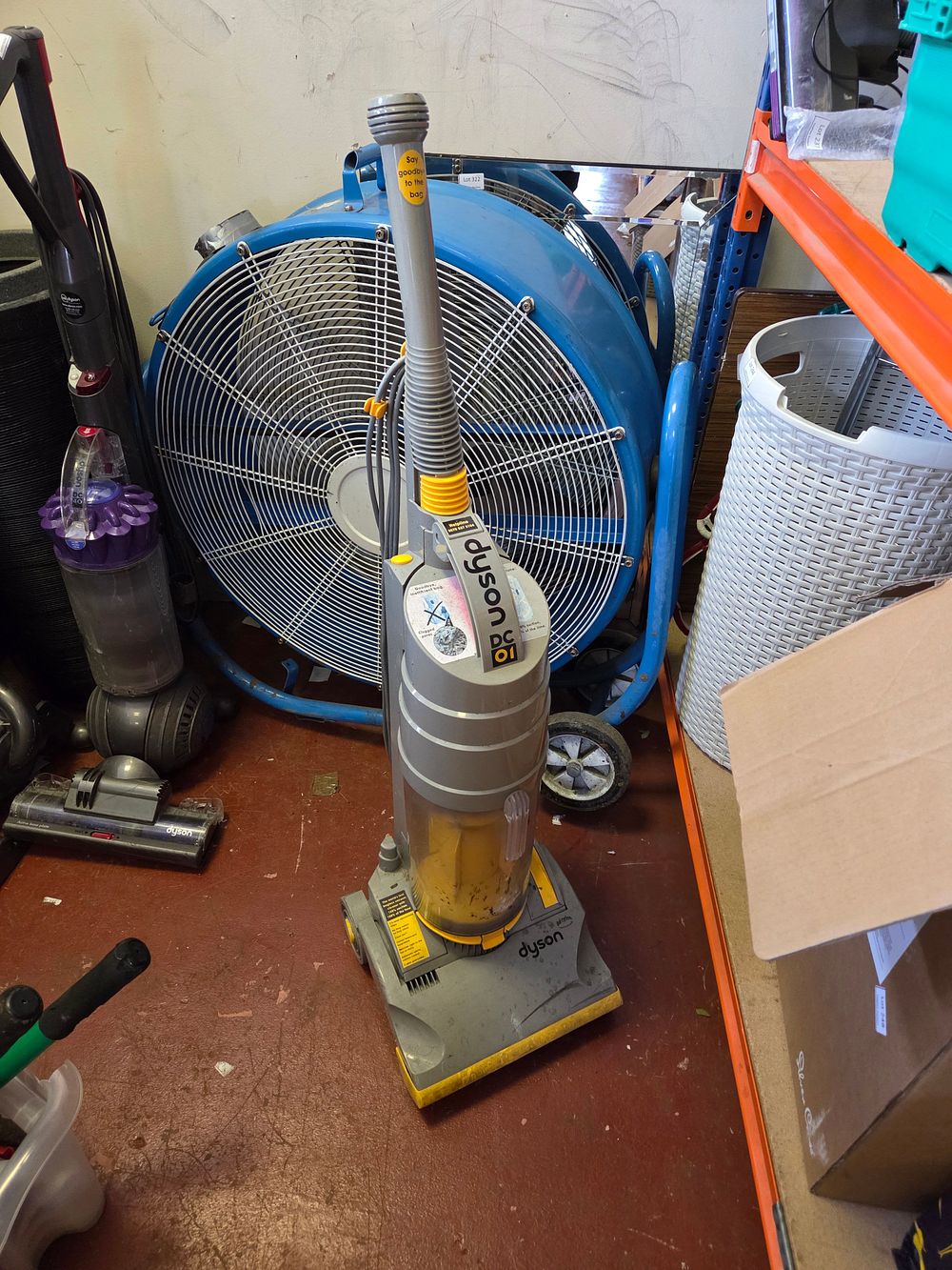 Lot 326 – Dyson DC01