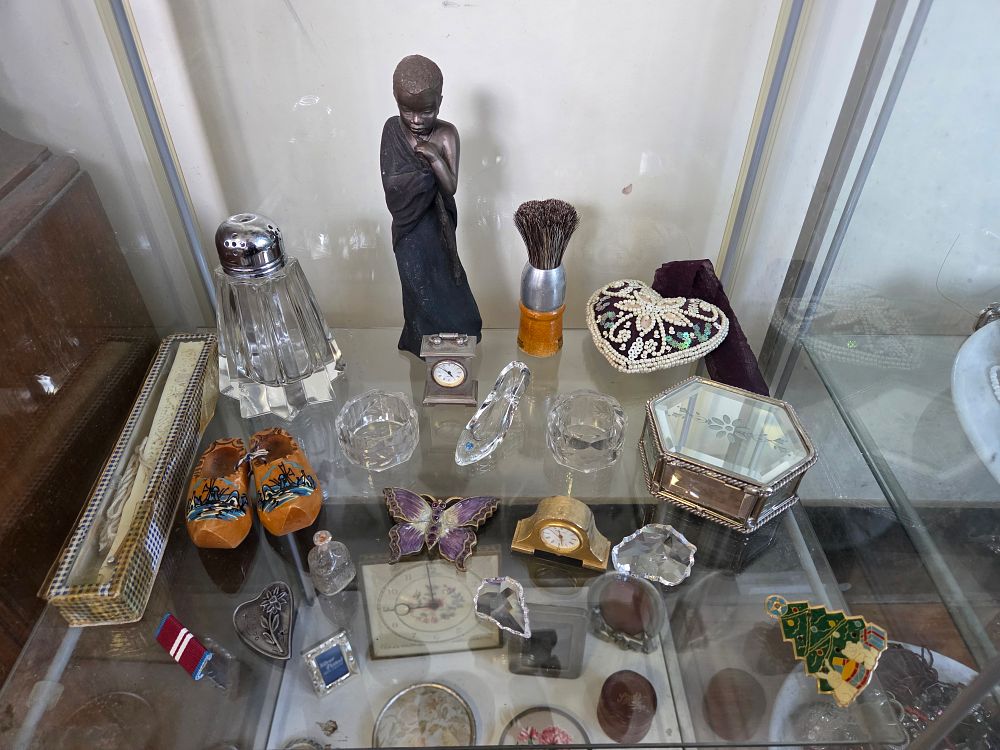 Lot 602 – A Collection of Decorative Glassware, Horological Items, and Mixed Collectables