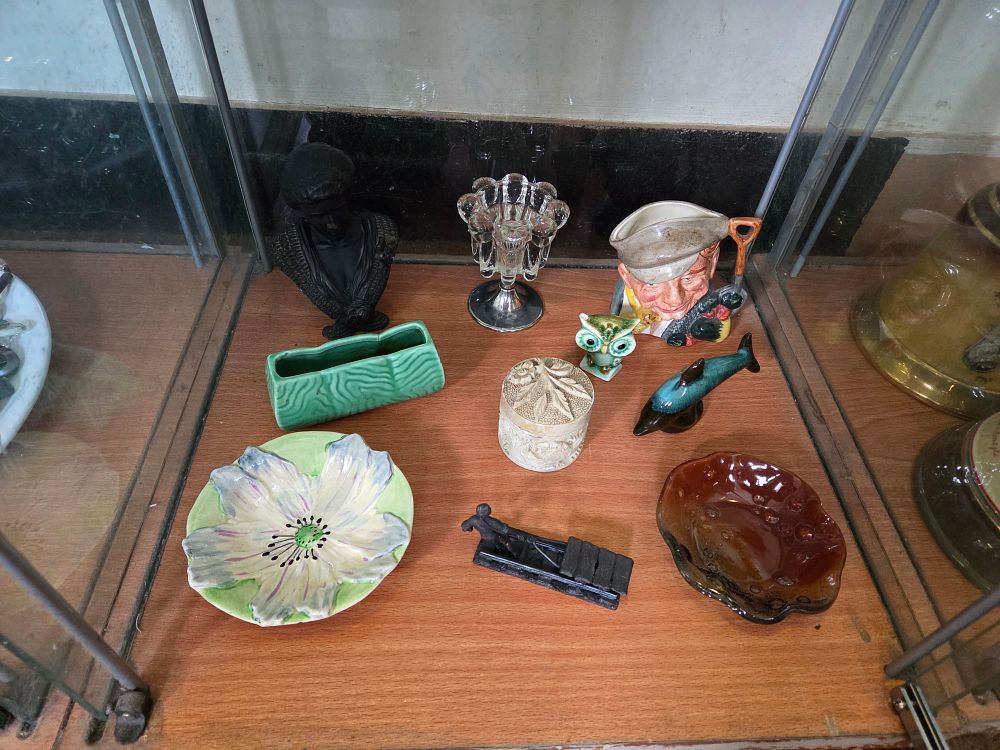 Lot 620 – A Collection of Decorative Collectables and Glassware Including a Character Jug