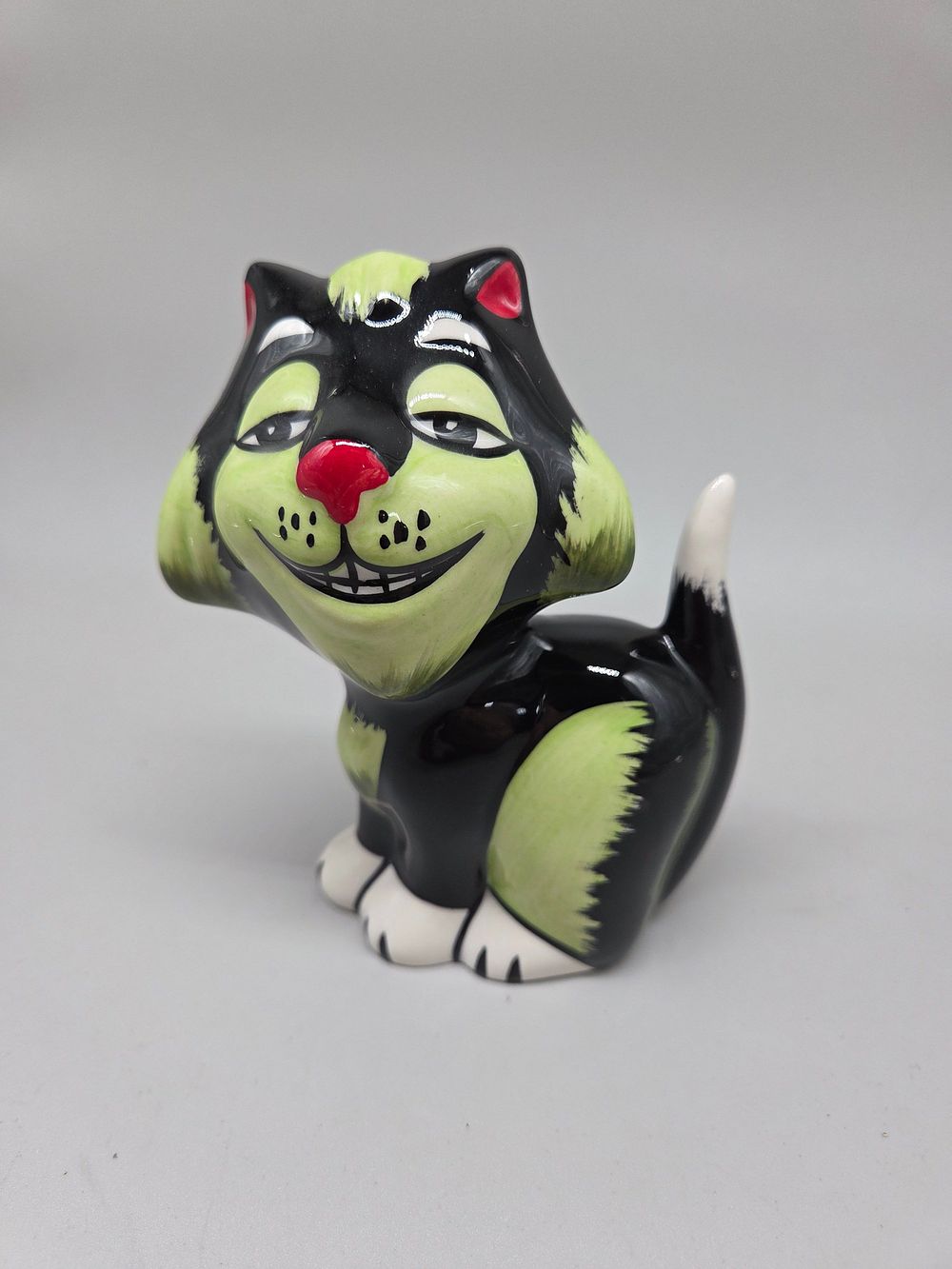 Lot 154 – A Lorna Bailey Growler Cat Figurine