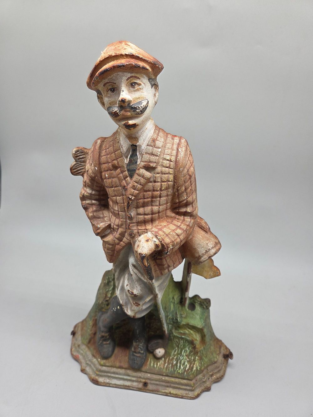 Lot 159 – Vintage Cast Iron Golfer Figural Doorstop