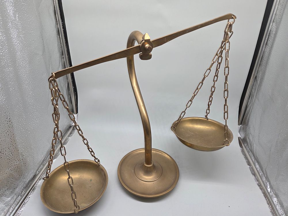 Lot 174 – Decorative Brass Swan Neck Balance Scale