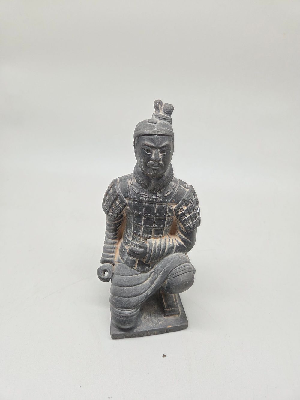 Lot 185 – Replica Chinese Qin Dynasty Terracotta Kneeling Archer Figurine