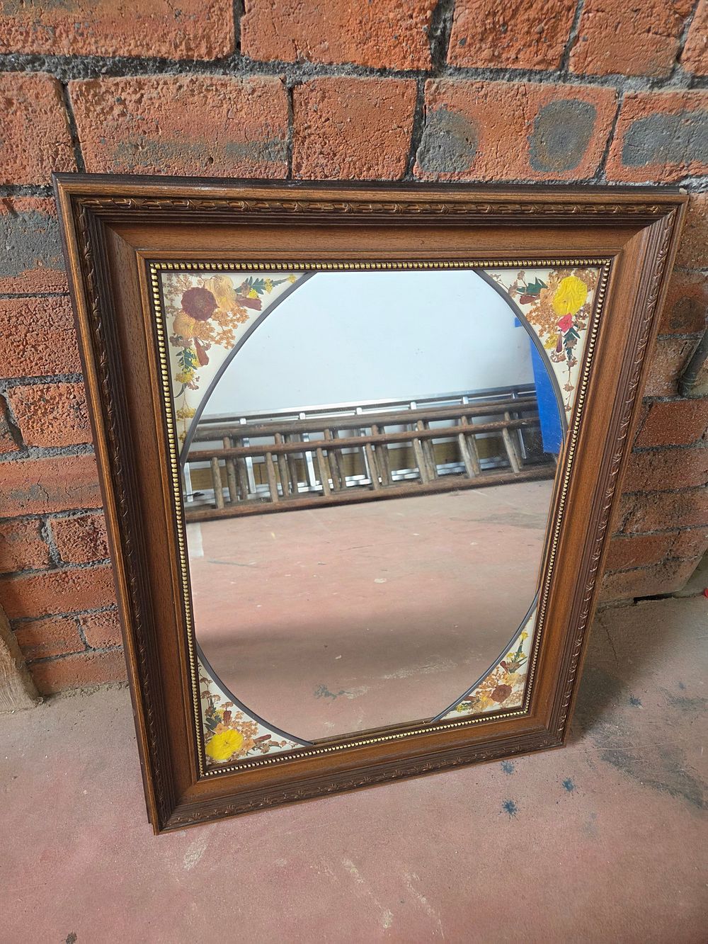 Lot 191 – G. F. Parish Focal Point Mirror with Dried Flower Embellishment