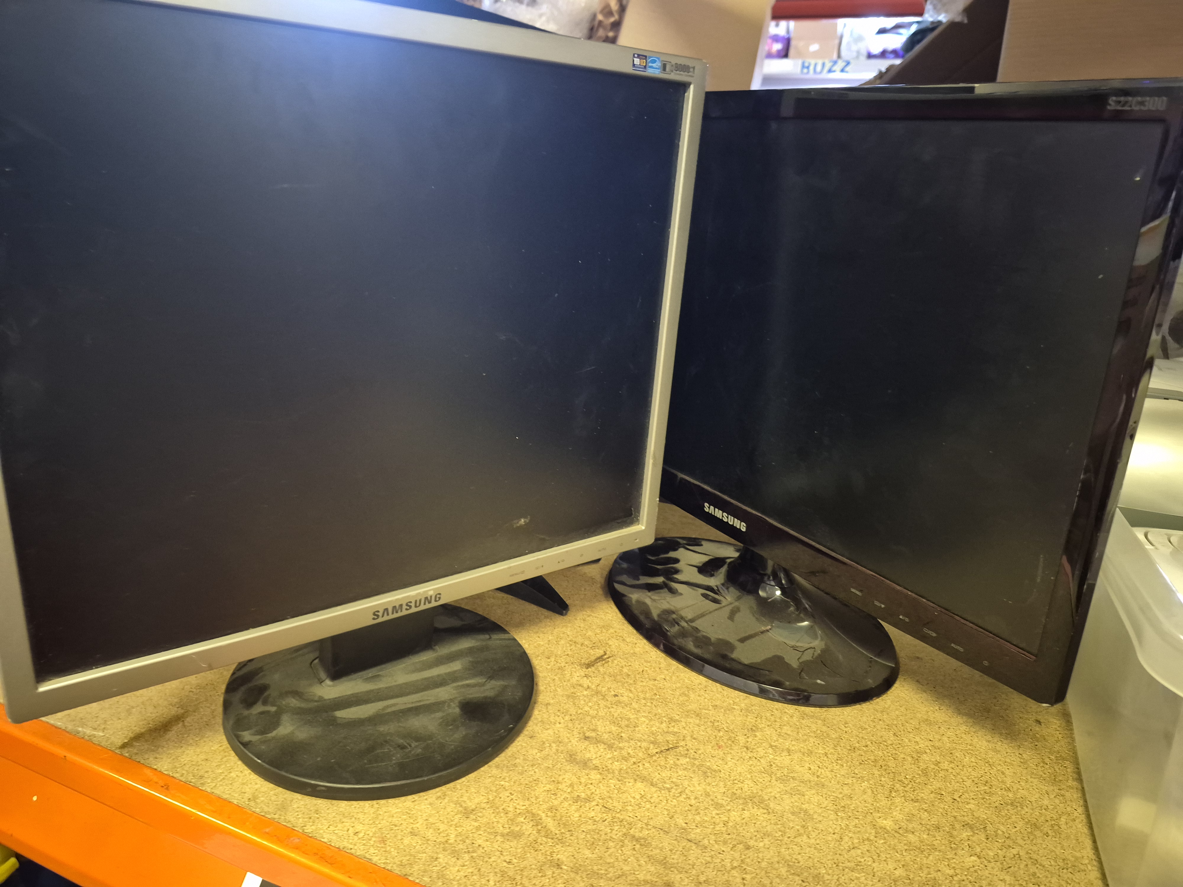 A Selection of Samsung Computer Monitors Including S22C300