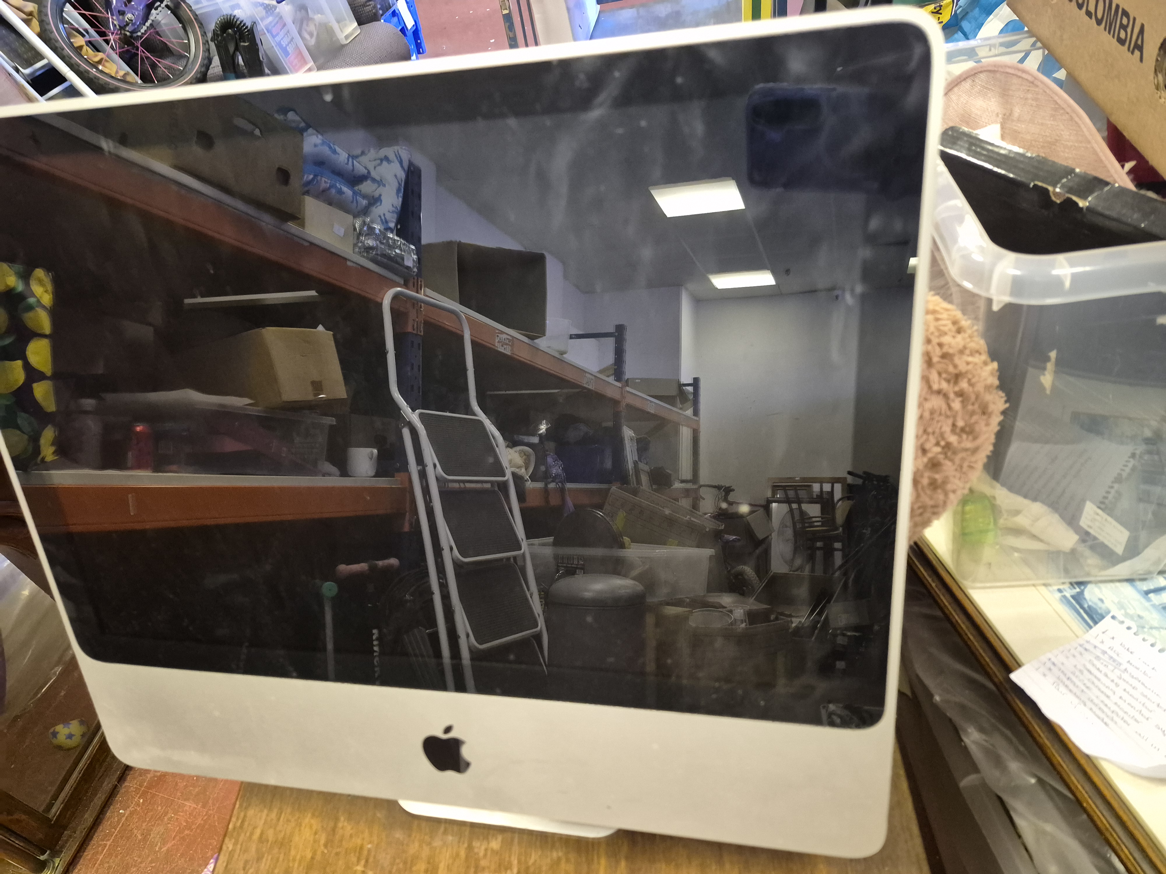 Apple iMac 20-Inch All-in-One Desktop Computer