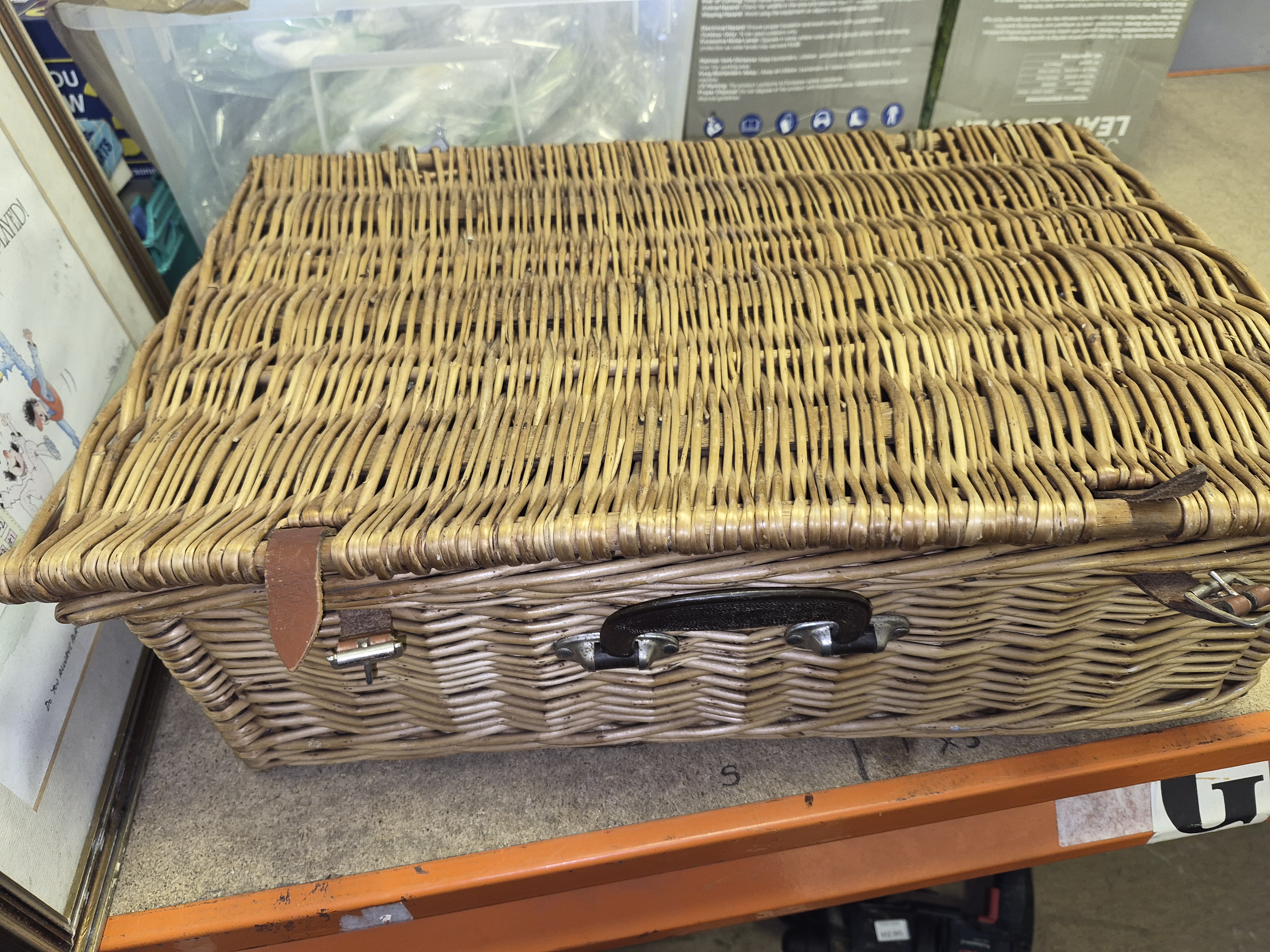 Wicker Picnic Hamper with Leather Straps and Handle