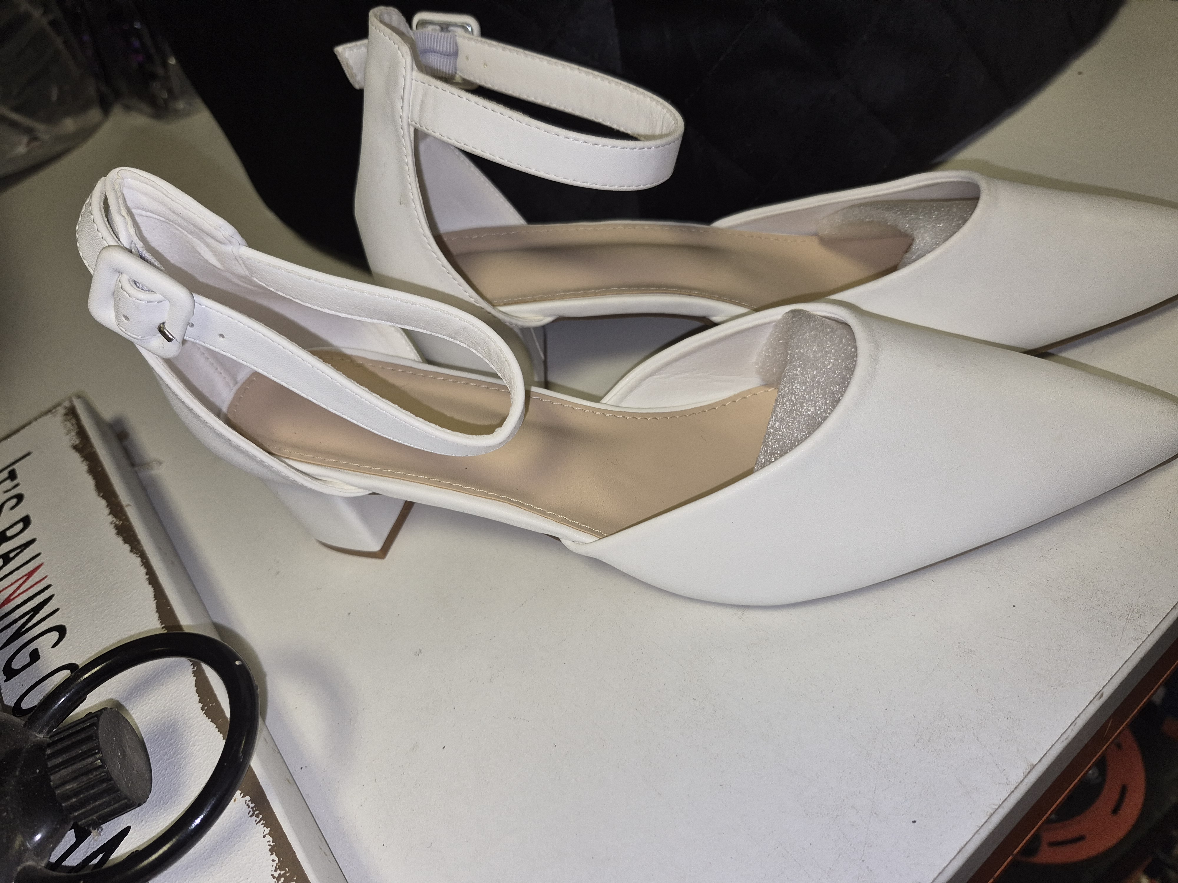 A Pair of White Pointed Toe Ankle Strap Low Block Heel Shoes size 43 uk 9