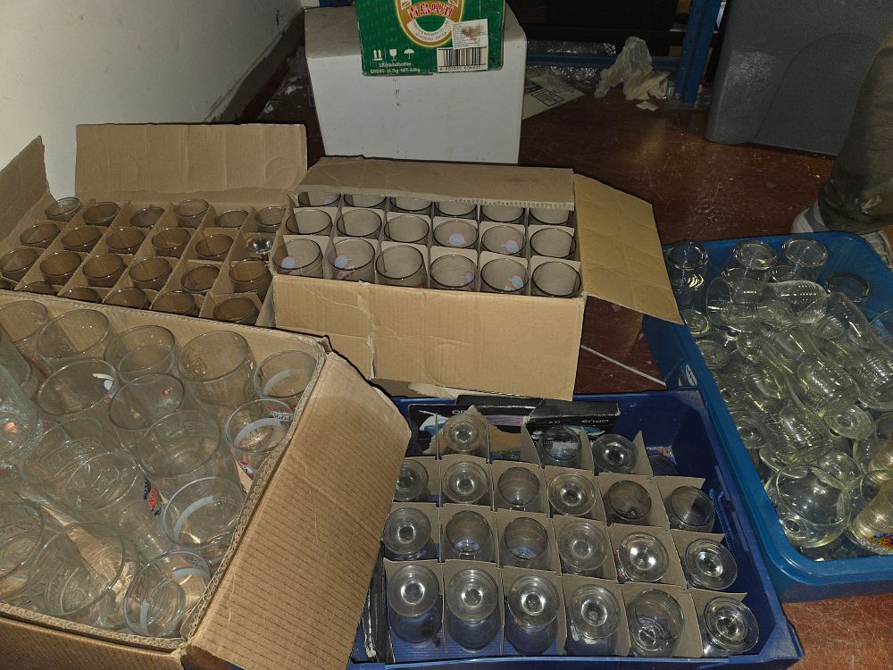Lot 291 – A Group of Three Boxes and Two Crates of Assorted Commercial Barware and Glassware