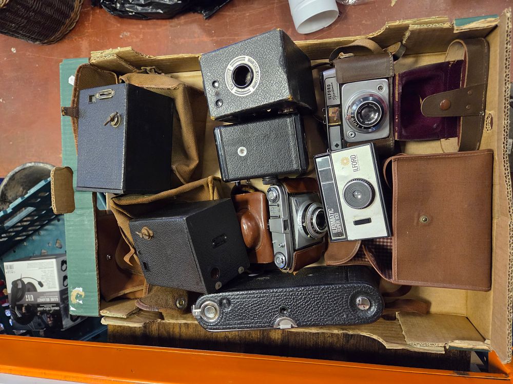 Lot 311 – A Collection of Vintage Box and Viewfinder Cameras Including Ilford Sportsman and Coronet