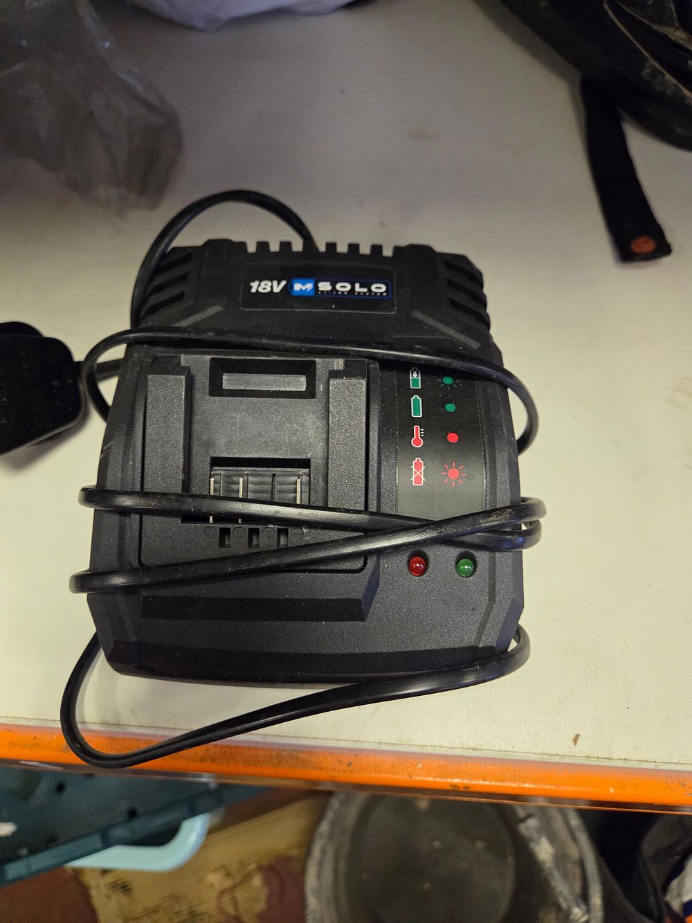 Lot 346 – SOLO 18V Battery Charger