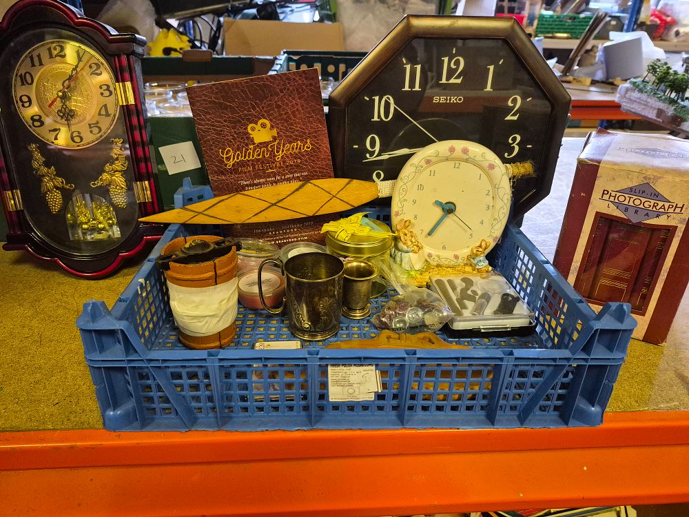 Lot 8 – A Collection of Clocks and Miscellaneous Items Including Seiko Wall Clock