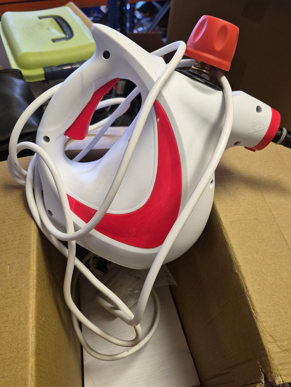 Lot 21 – Belaco B-SC389A Handheld Steam Cleaner powers on