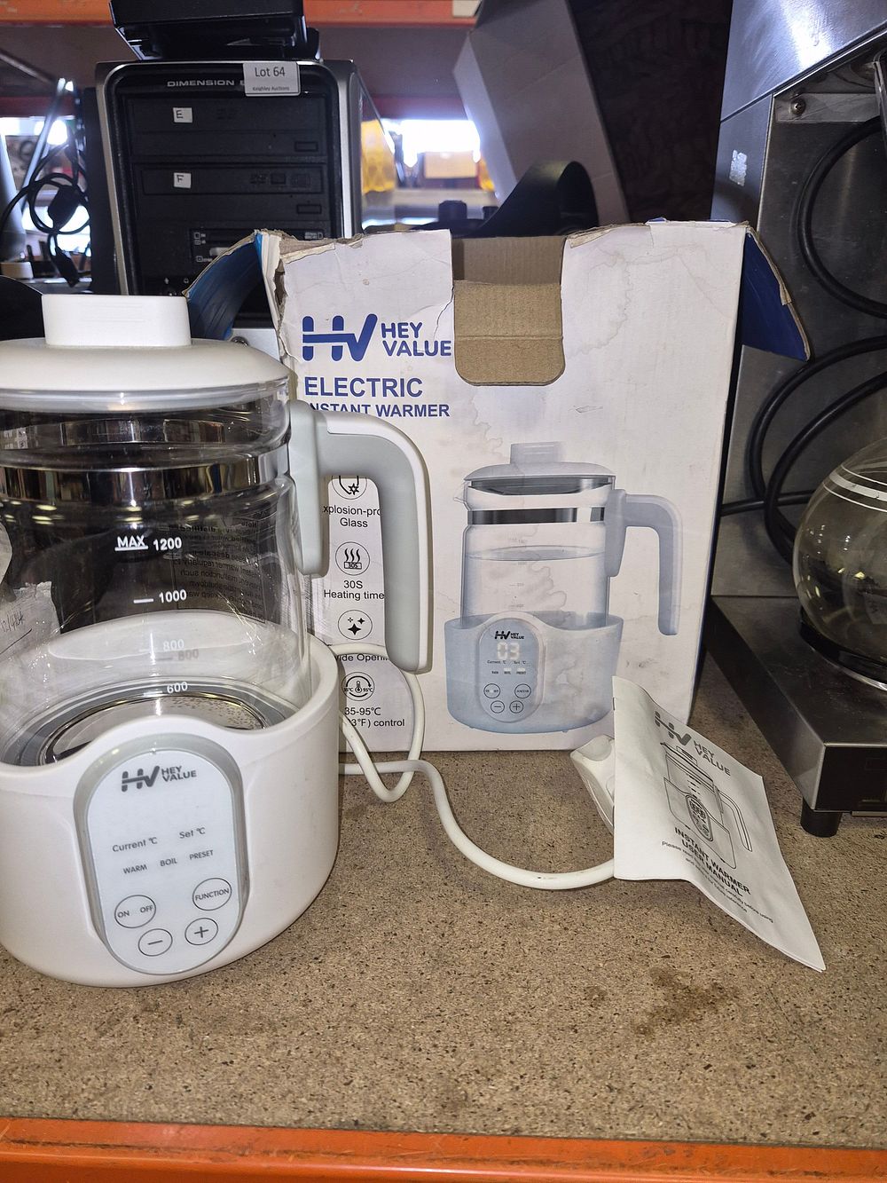 Lot 29 – HeyValue H-001 Electric Instant Warmer with original packaging powers on