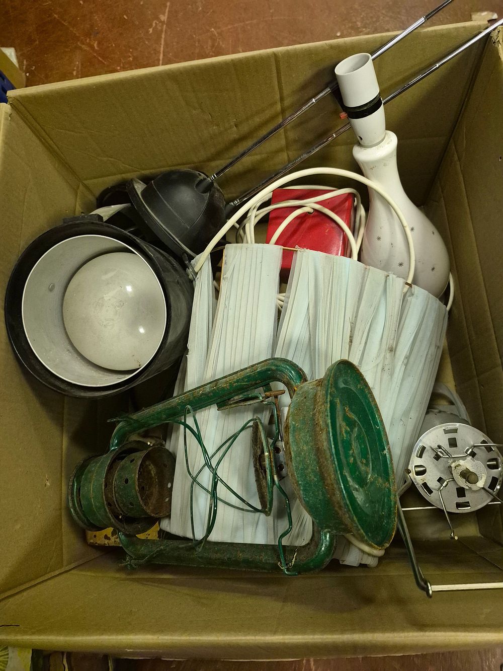 Lot 33 – An Assortment of Domestic Lighting Components and a Vintage Paraffin Lantern