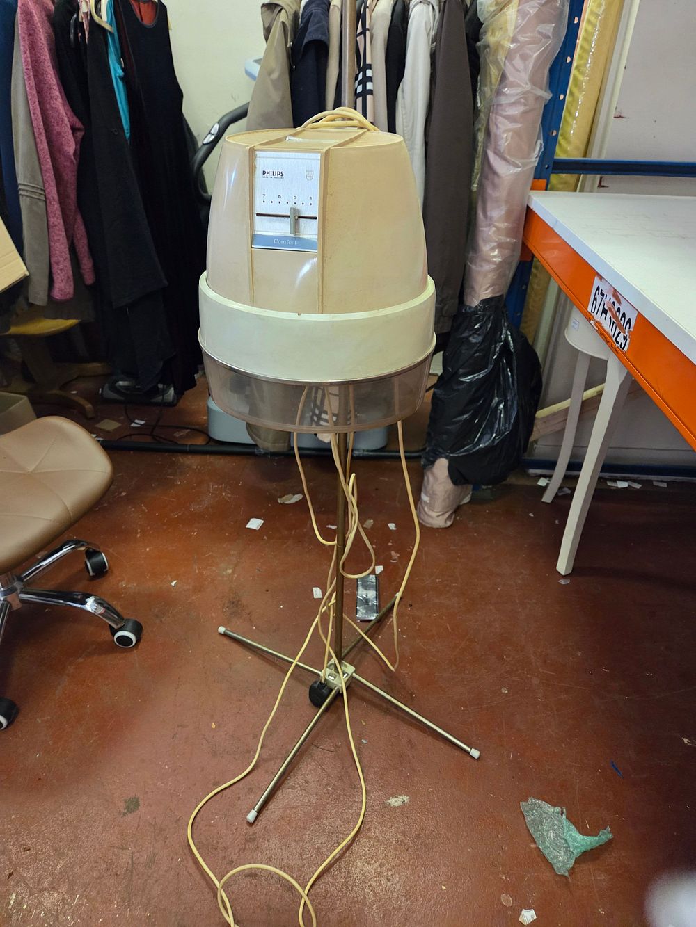 Lot 90 – One Philips Comfort 1 Hooded Hair Dryer on stand w/o