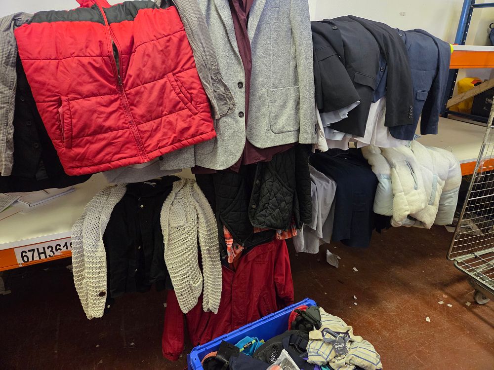 Lot 96 – A Collection of Men’s Outerwear, Tailoring, and Accessories including Voi Jeans and Howick
