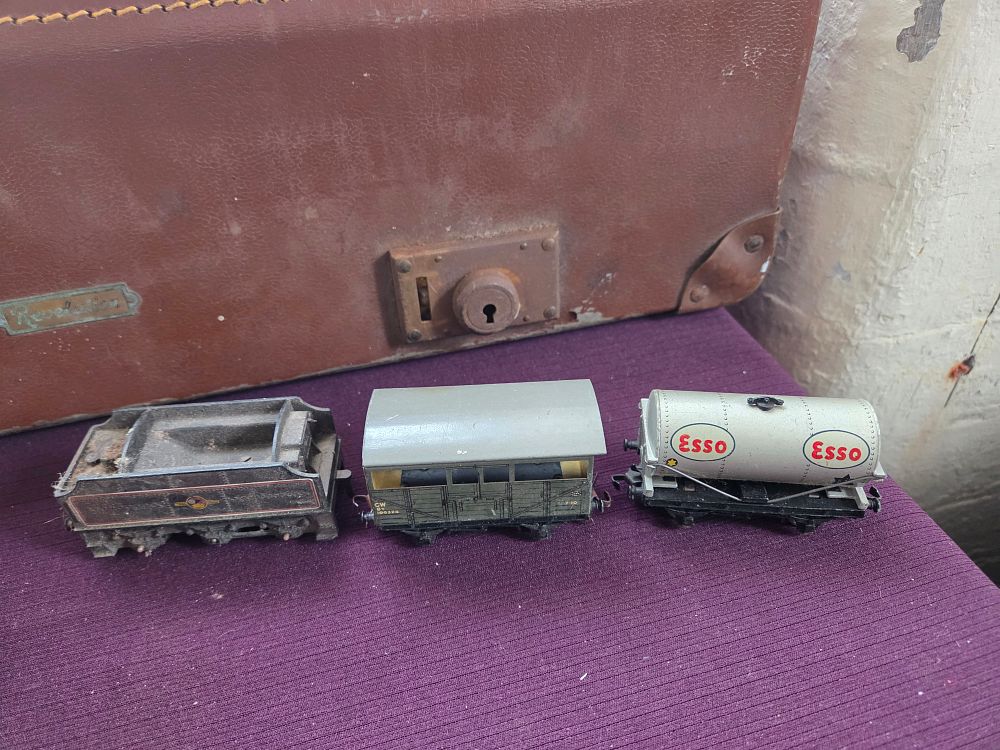 Lot 771 – A Collection of Hornby Dublo OO Gauge Rolling Stock