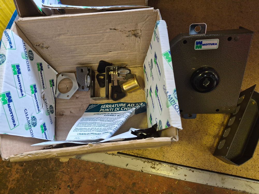 Lot 163 – Mottura 1/3 Punti di Chiusura Rim Lock Set