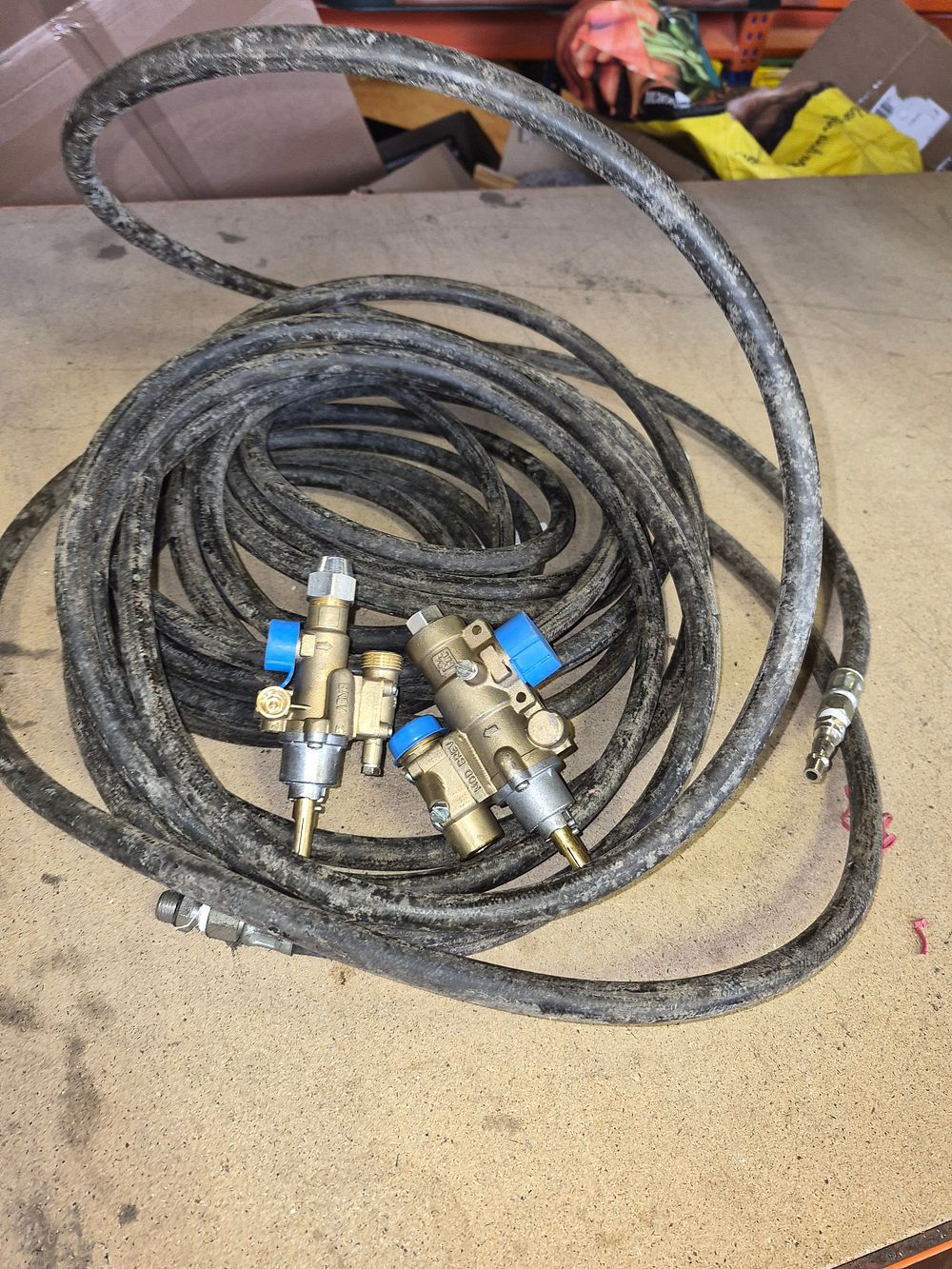 Lot 194 – Two PEL Gas Valve Assemblies and a Coiled Rubber Hose