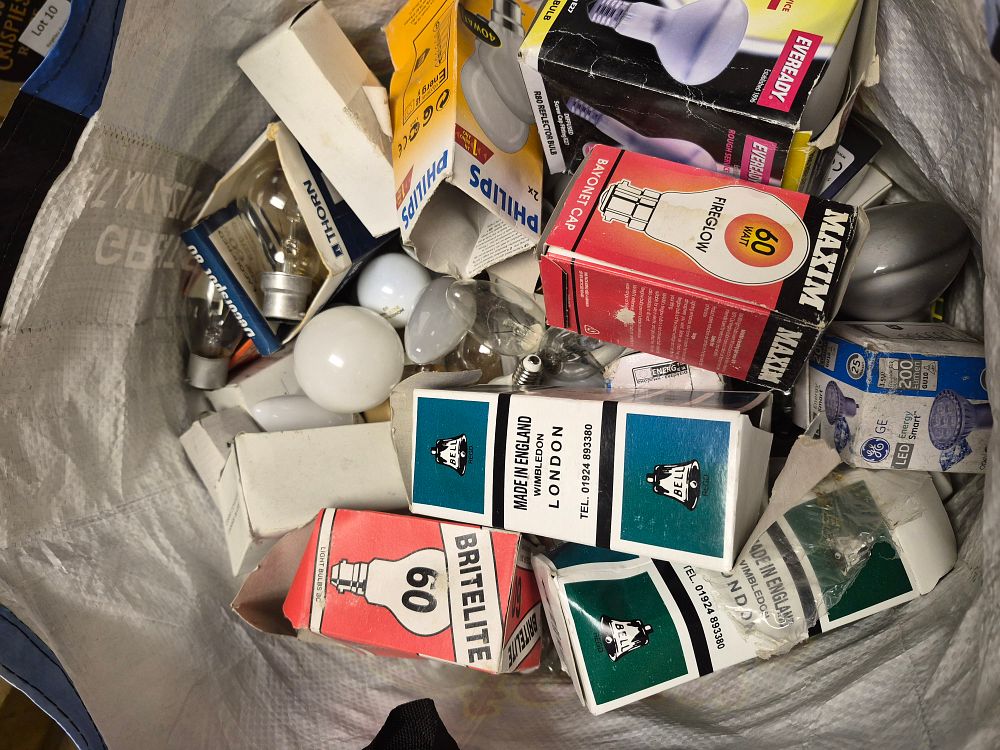 Lot 13 – An Assortment of Eveready, Philips, Thorn, Maxim, GE, Britelite, and Bell Domestic Light Bulbs