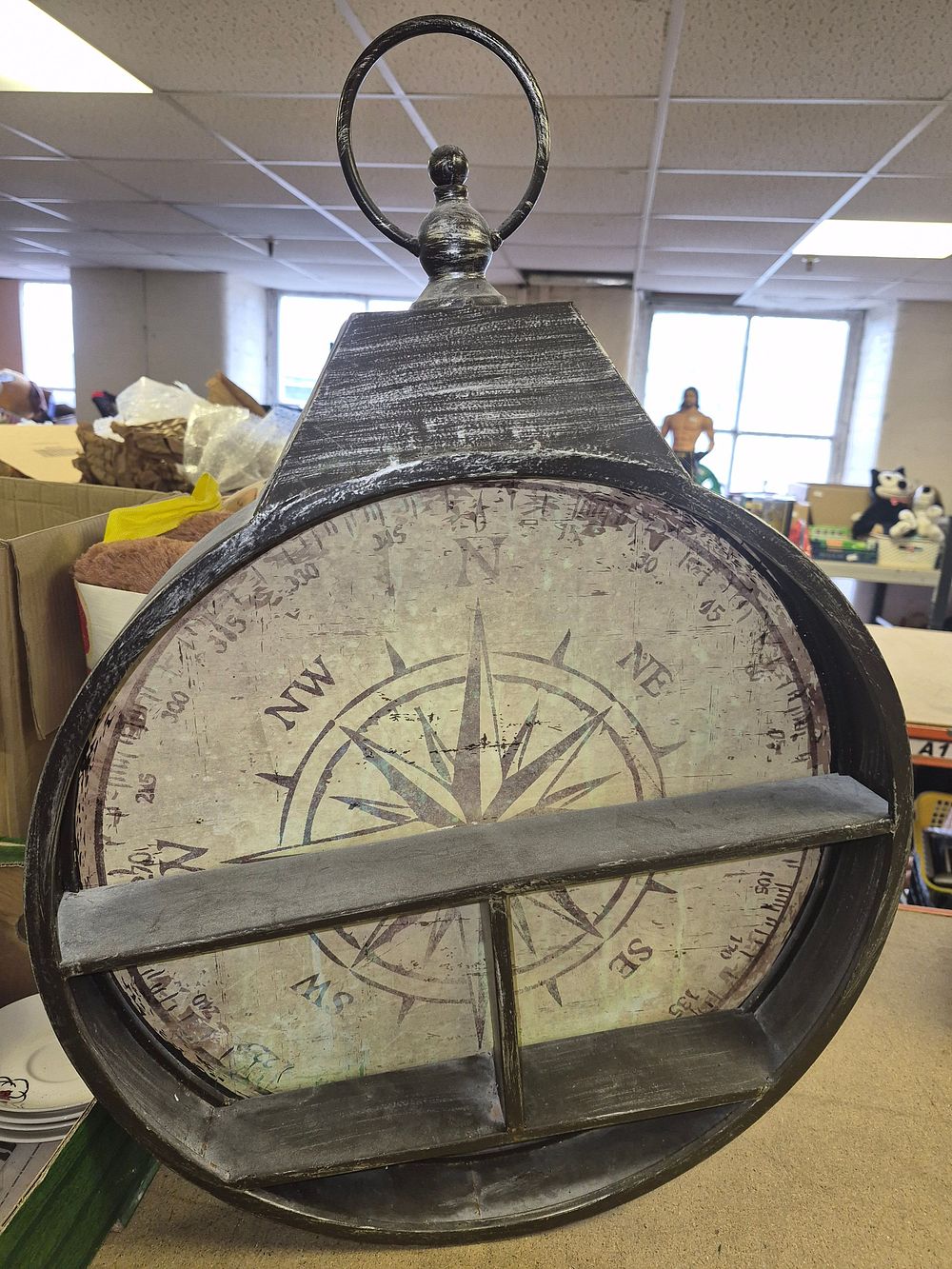 Lot 42 – Nautical Compass Themed Pocket Watch Style Decorative Wall Shelf