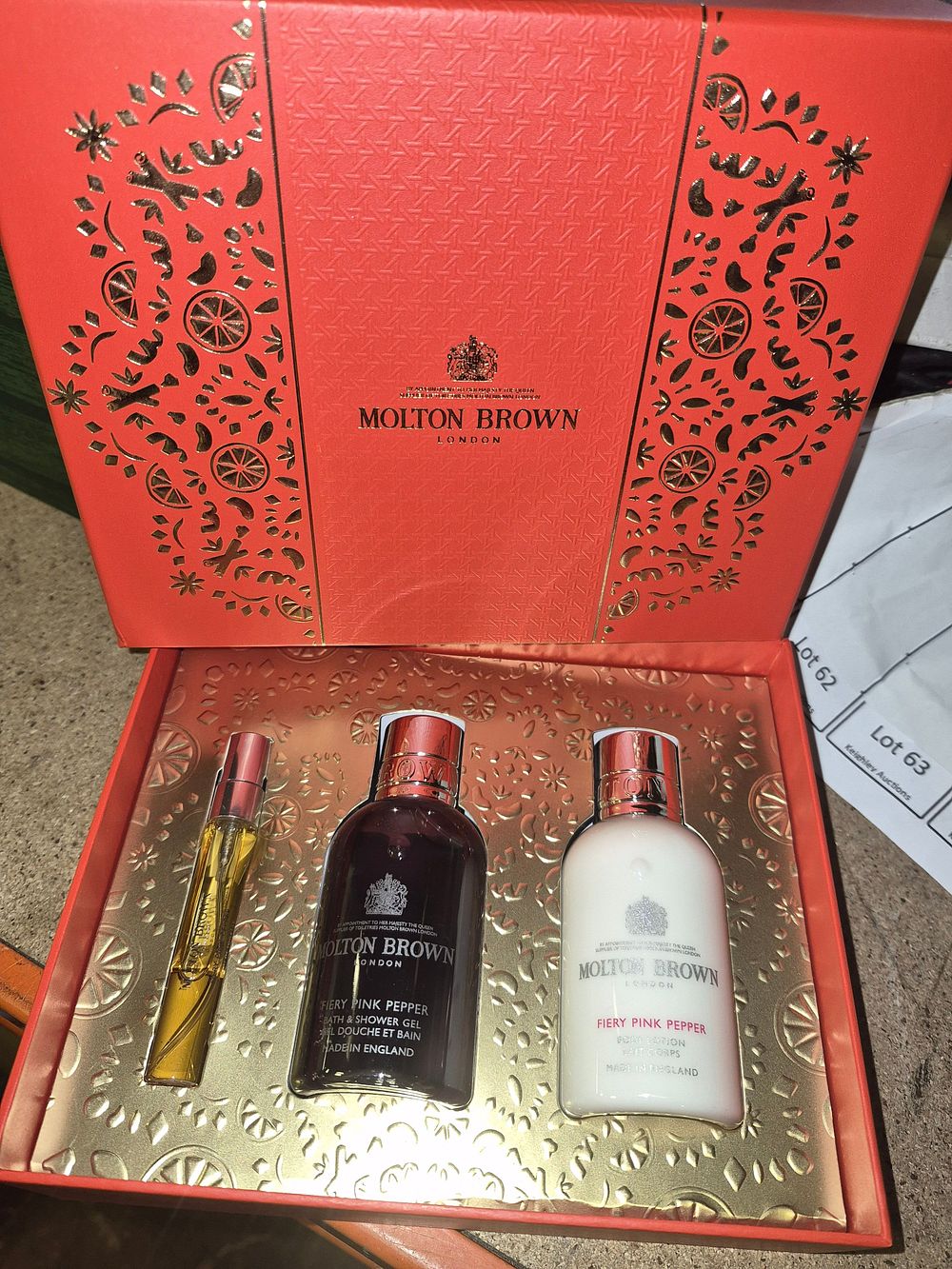 Lot 61 – Molton Brown Fiery Pink Pepper Body Care Set