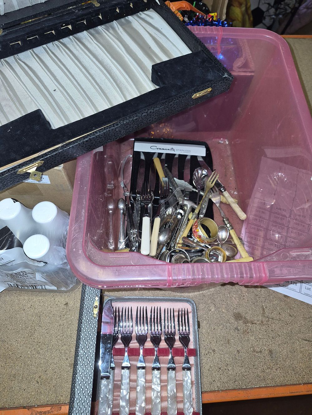 Lot 89 – An Assortment of Cased and Loose Flatware Including Oneida Community Stainless