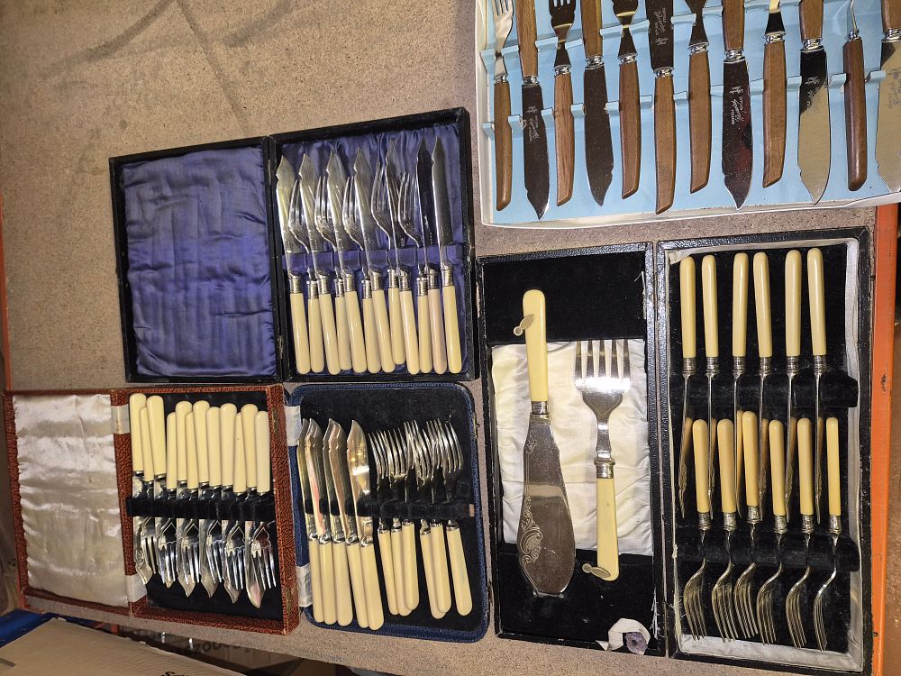 Lot 117 – A Collection of Vintage Cased EPNS and Stainless Steel Cutlery Including Sheffield Fish and Dessert Services