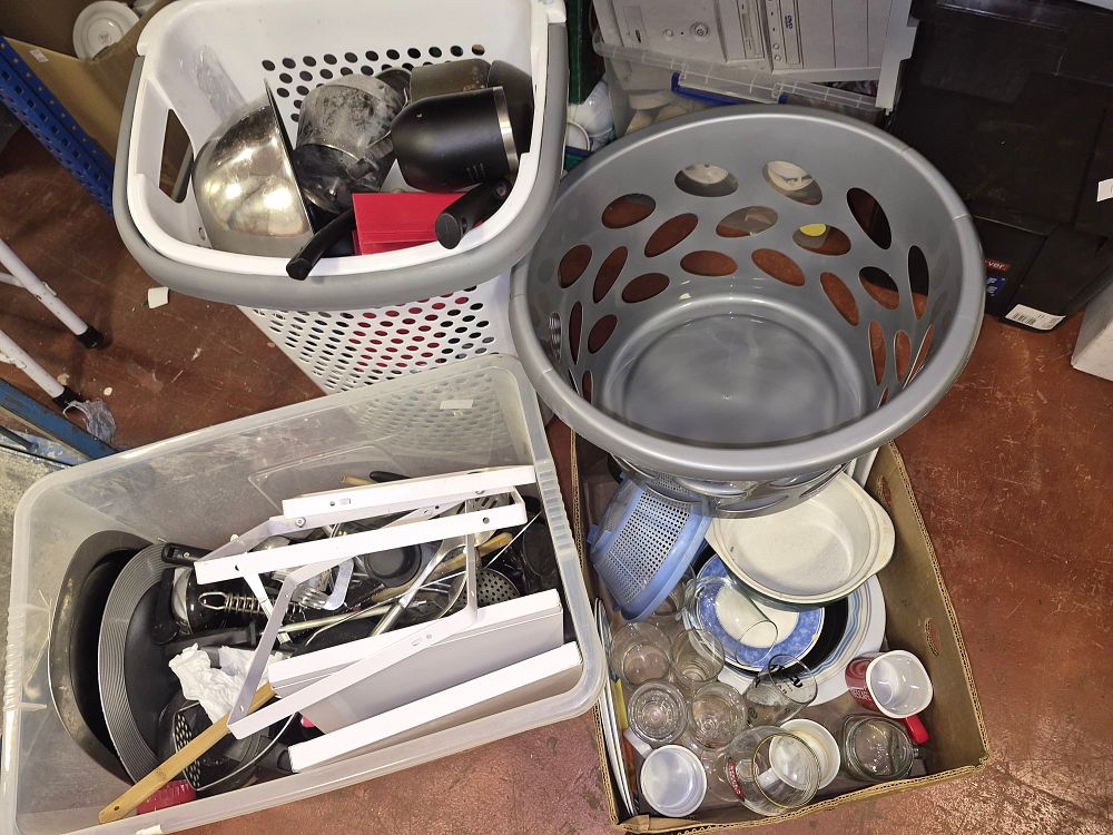 Lot 121 – Four Boxes of Miscellaneous Kitchenware, Glassware and Domestic Storage