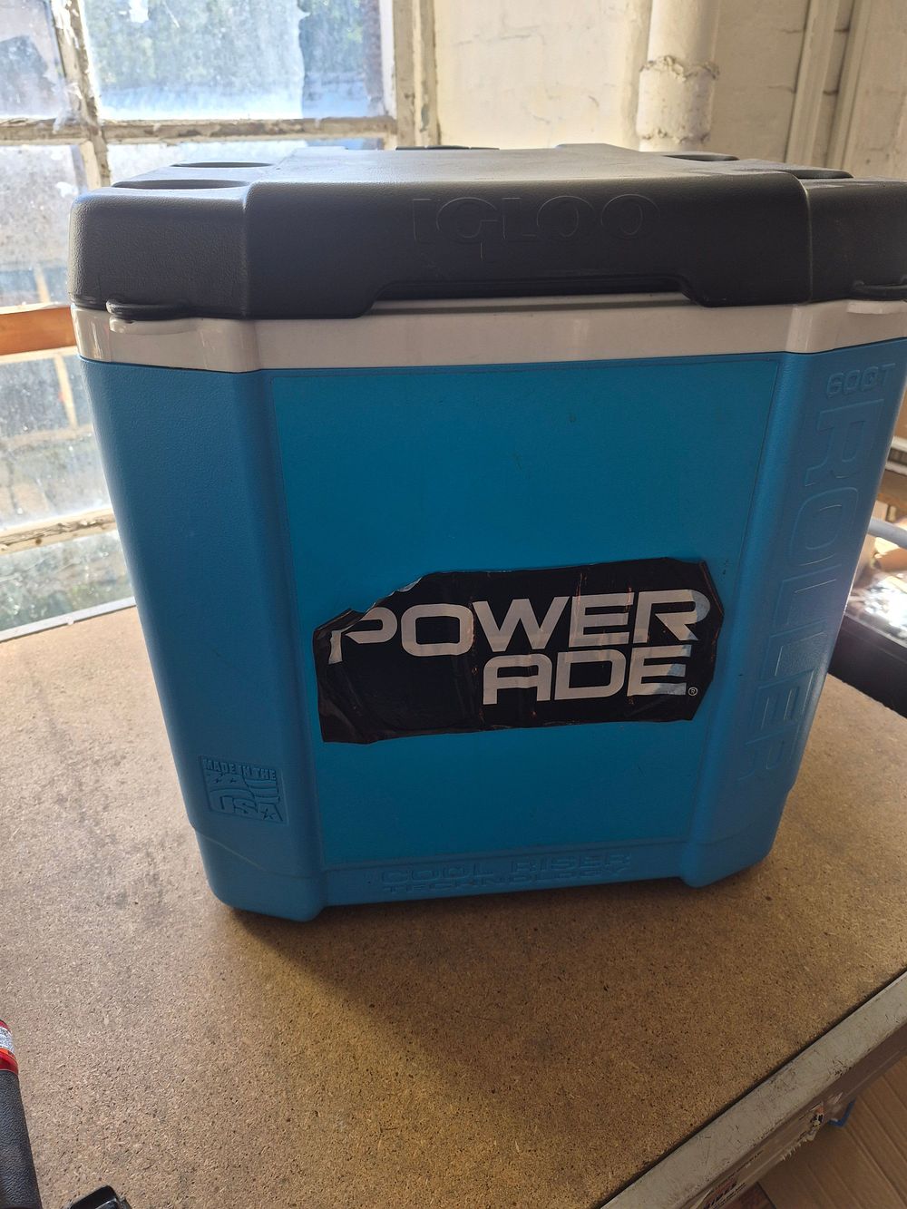 Lot 5 – Igloo Roller 60QT Rolling Ice Chest