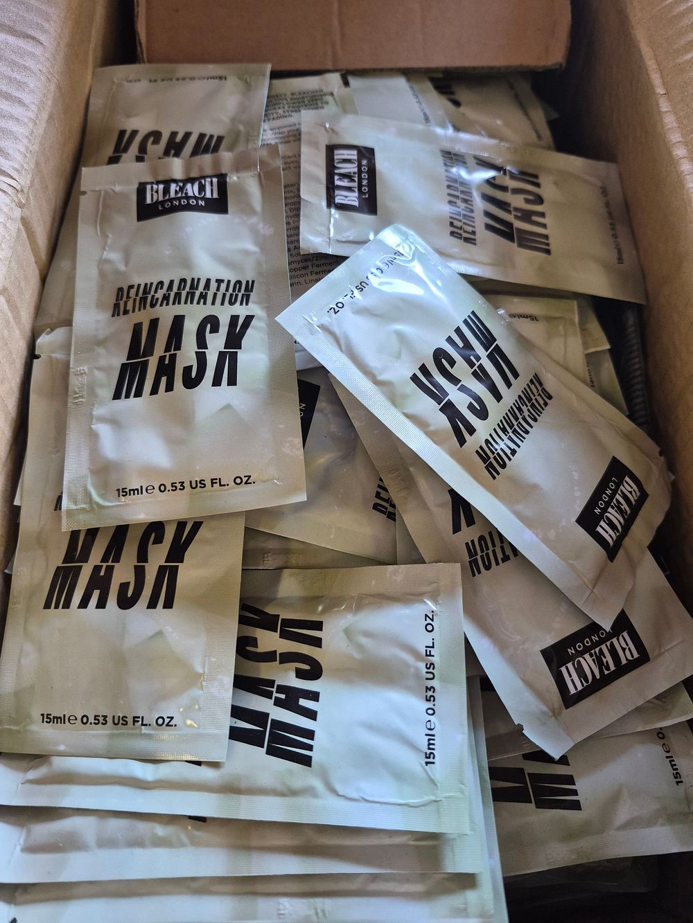 Lot 21 – 400 Bleach London Reincarnation Mask Sachets boxed
