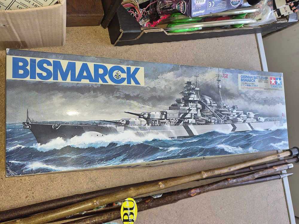 Lot 77 – Tamiya 1/350 German Battleship Bismarck scale model kit unassembled