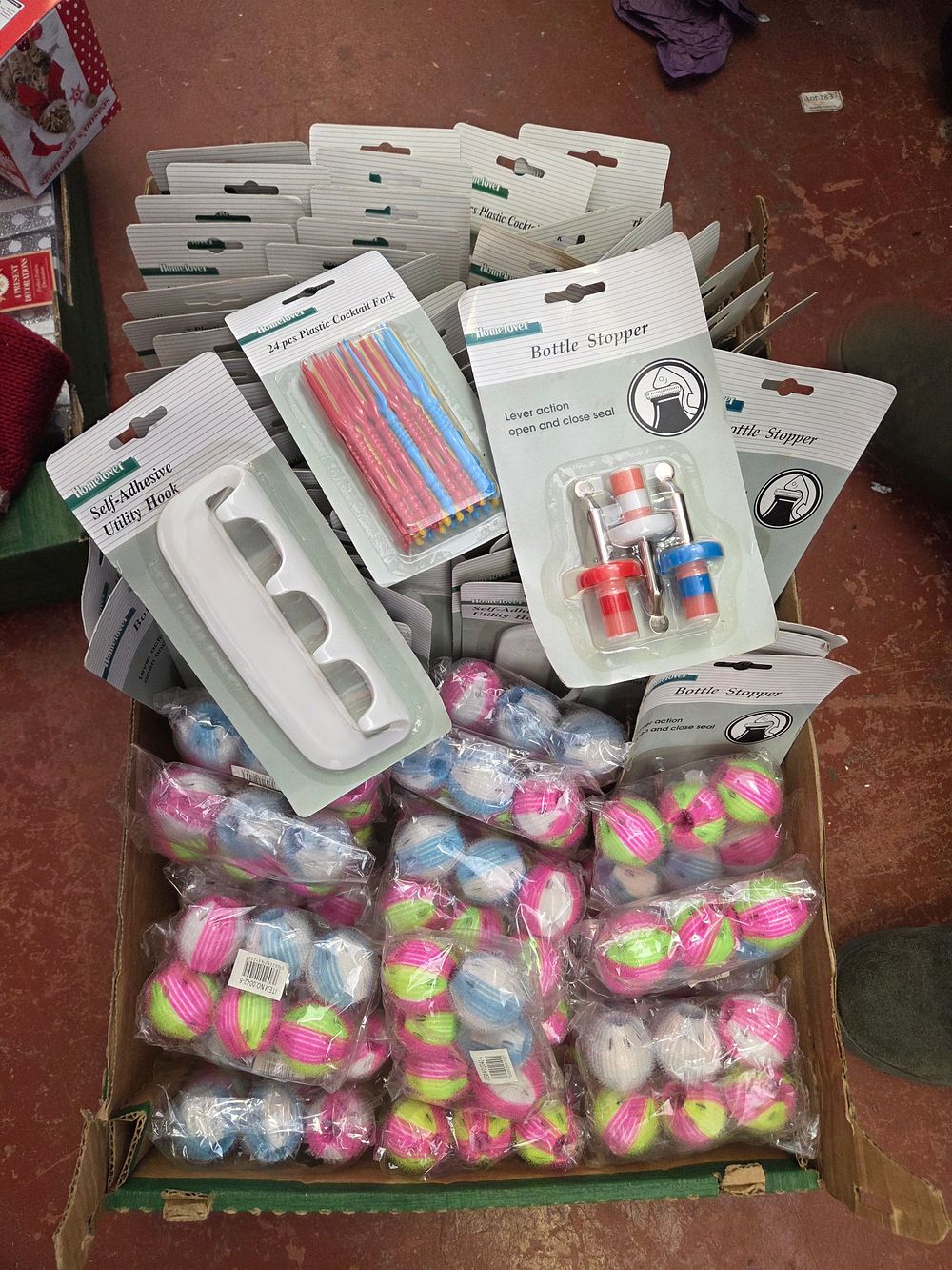 Lot 95 – A Box of Homelover Household Sundries and Mixed Pet Toys new old stock