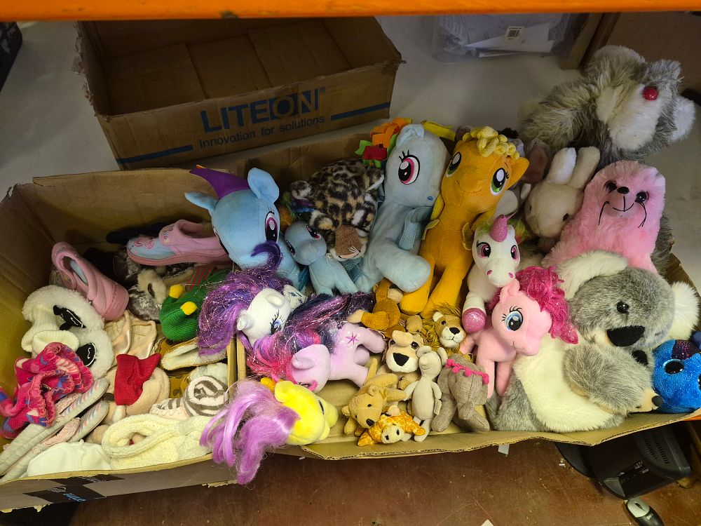 Lot 123 – A Collection of My Little Pony and Miscellaneous Animal Soft Toys