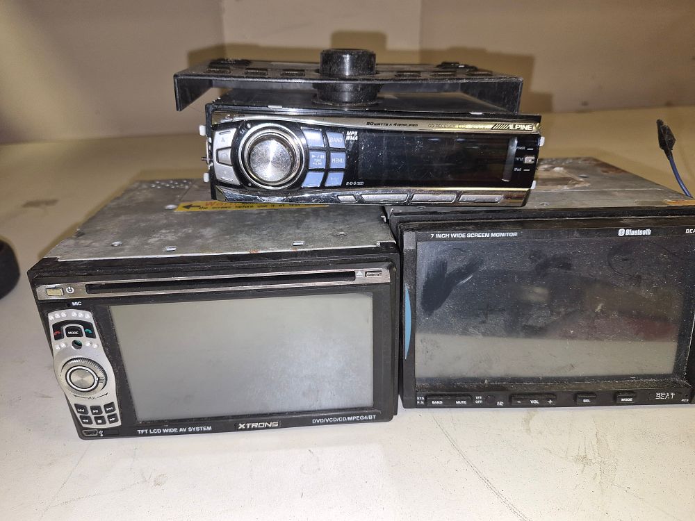 Lot 209 – Three Alpine, Xtrons, and Beat In-Car Entertainment Head Units