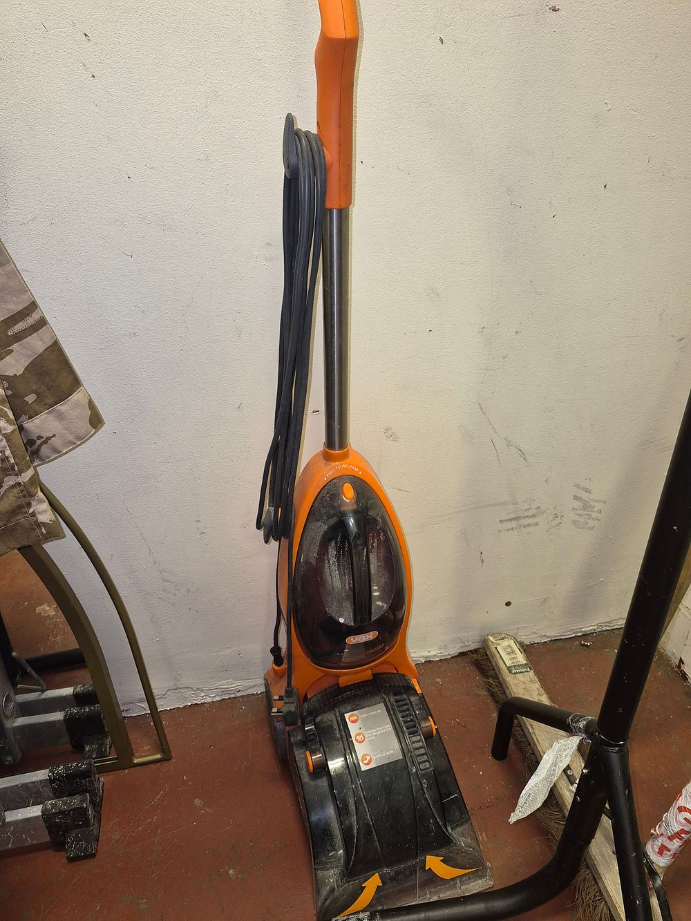 Lot 224 – Vax Upright Carpet Cleaner powers on