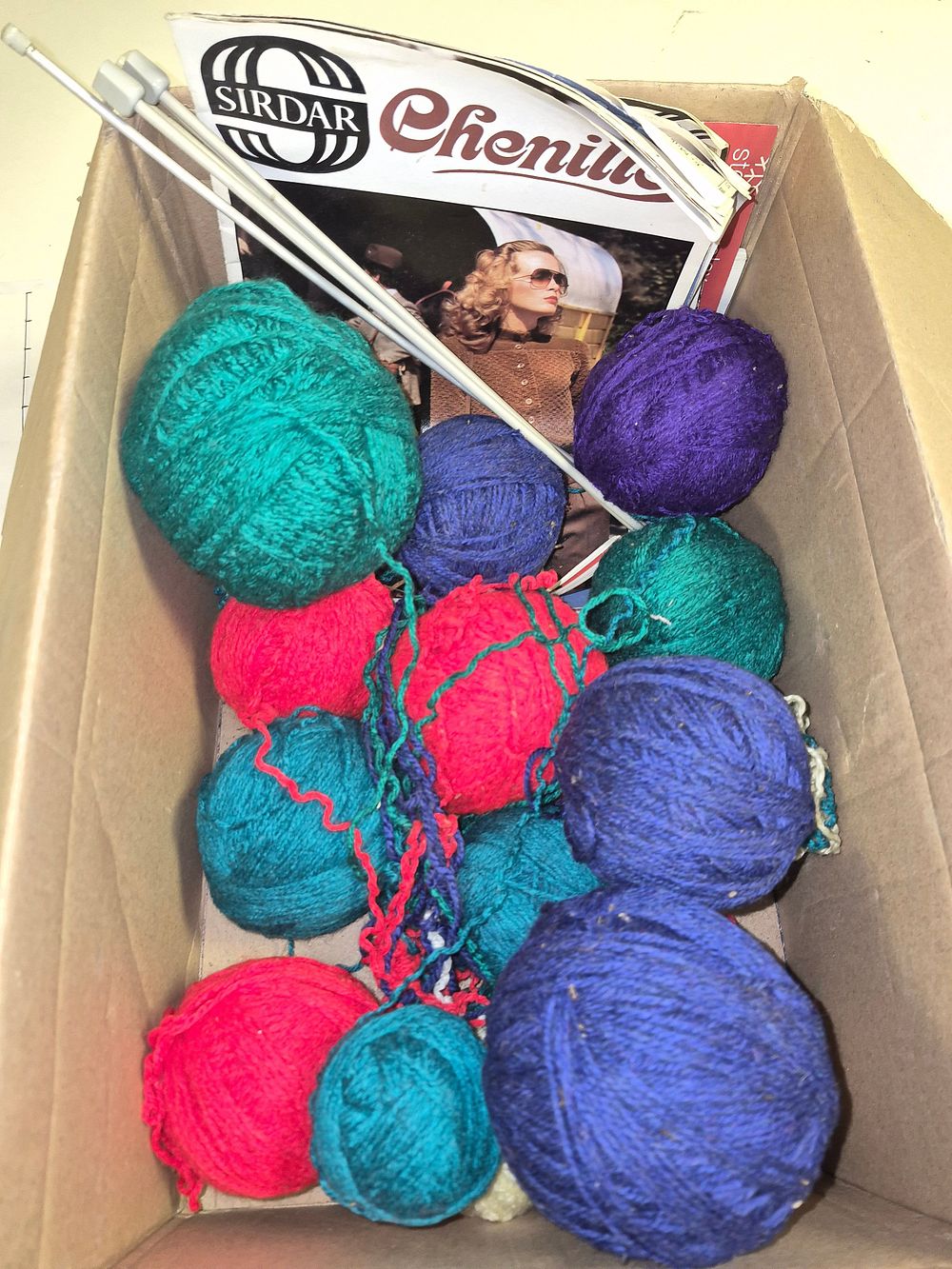 Lot 240 – A Collection of Knitting Supplies Including Sirdar Pattern Leaflet