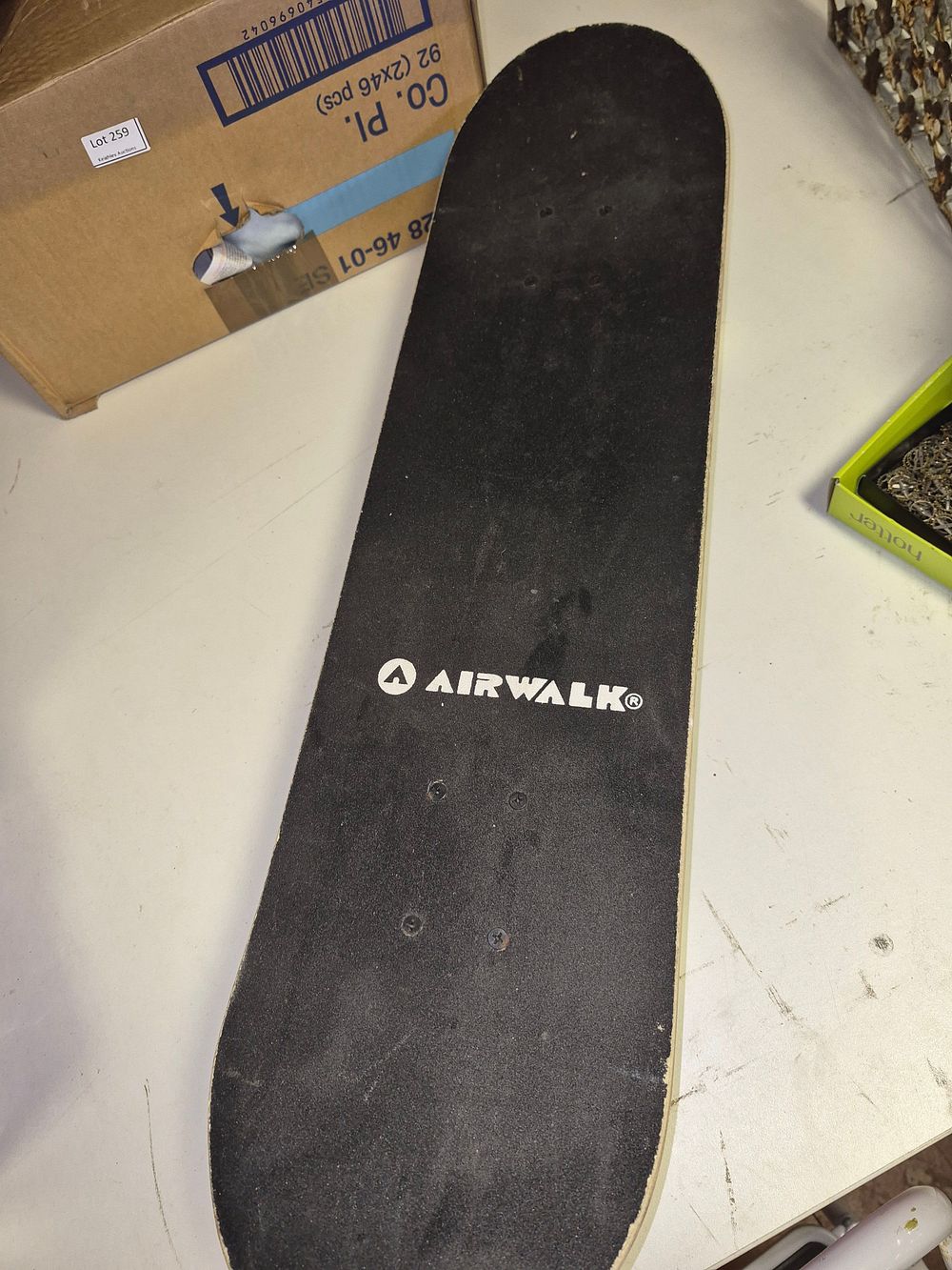 Lot 260 – Airwalk Complete Skateboard