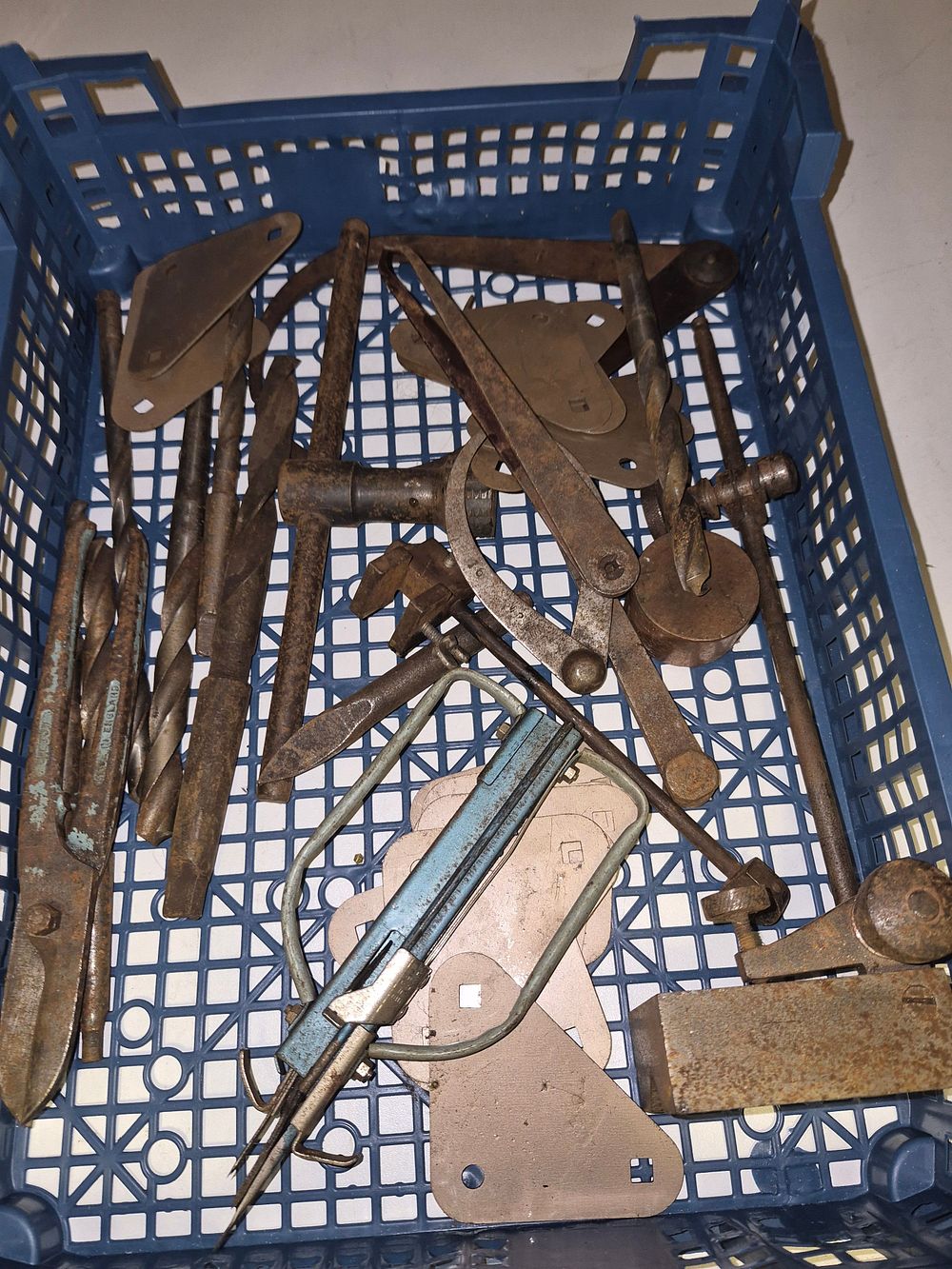 Lot 284 – An Assortment of Vintage Machinist and Engineering Hand Tools including Made in England Shears