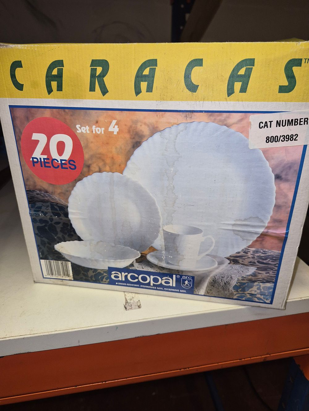 Lot 288 – 20 Piece Arcopal Caracas Pattern Dinner Service boxed