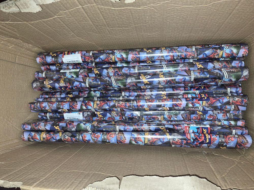 Lot 289 – Box of Approximately 24 Rolls of Marvel Spider-Man Gift Wrap
