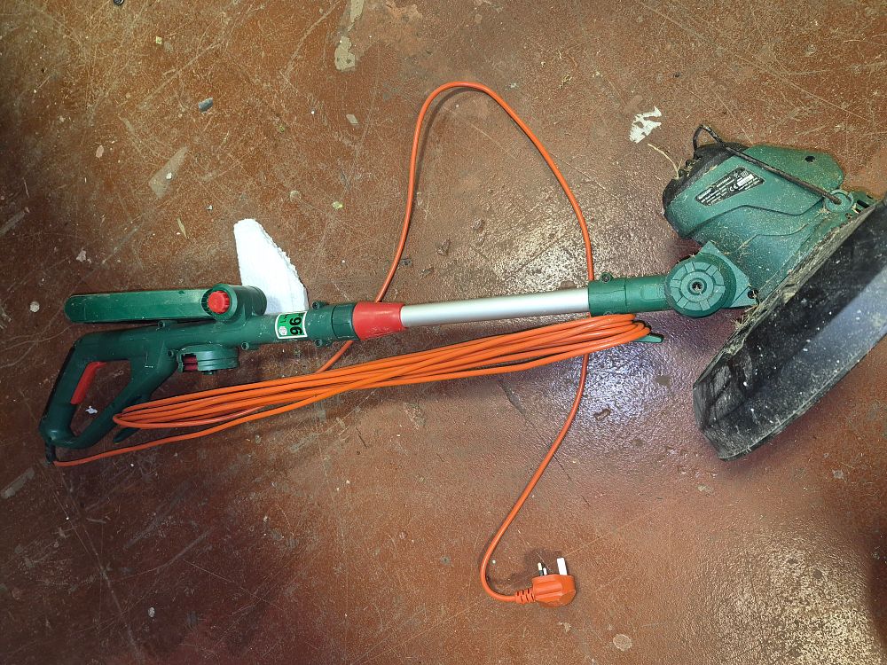 Lot 293 – Qualcast Electric Garden Grass Trimmer powers on