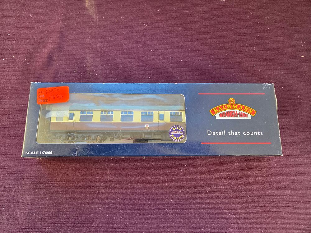 Lot 133 – Bachmann Branch-Line 39-054A BR Mk1 Open SO WR Coach boxed