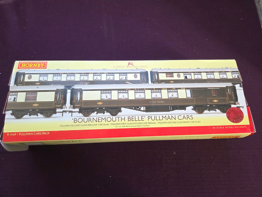 Lot 141 – Three Hornby R4169 Bournemouth Belle Pullman Coaches boxed set