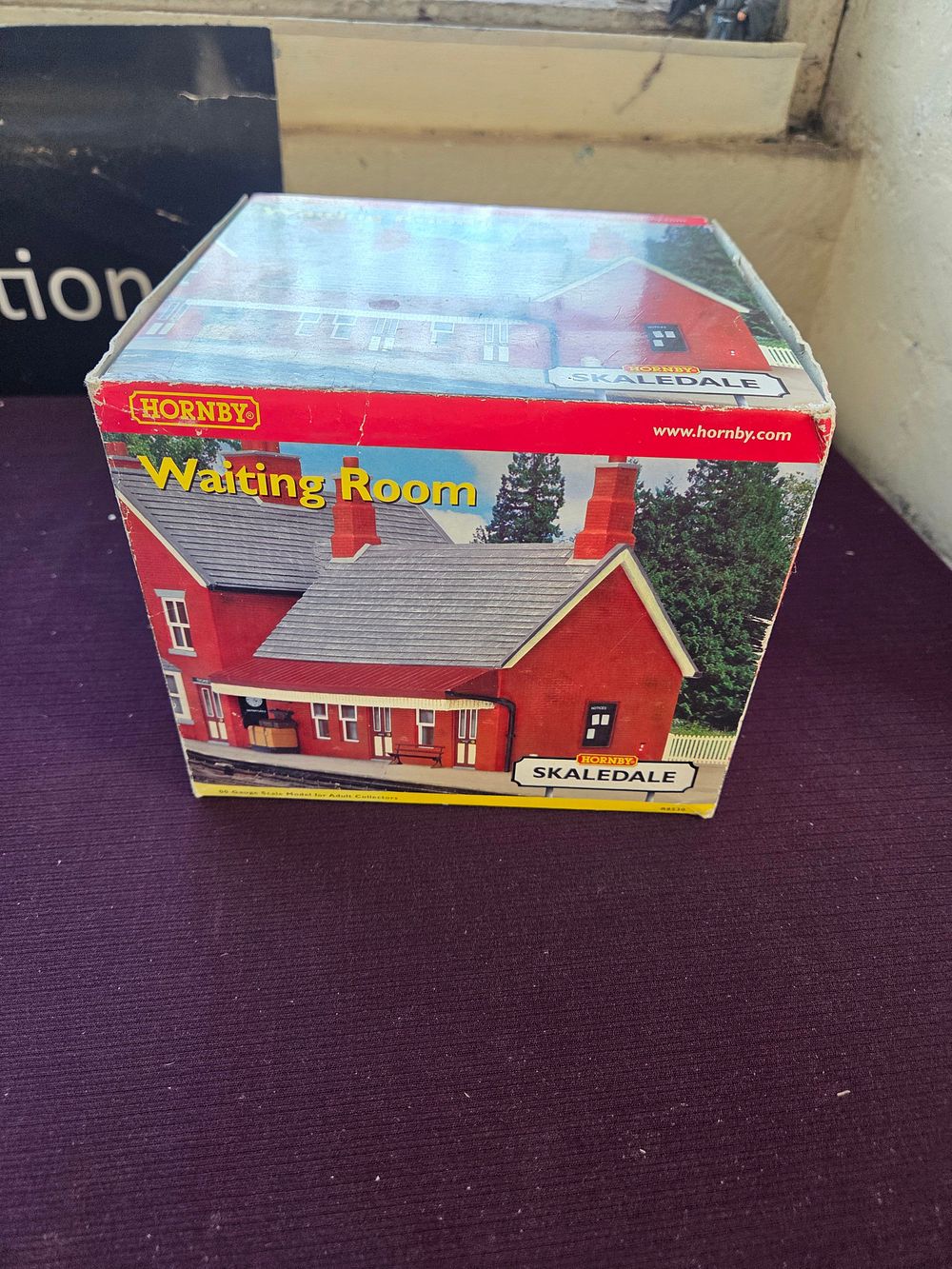 Lot 145 – Hornby Skaledale R8530 Waiting Room boxed