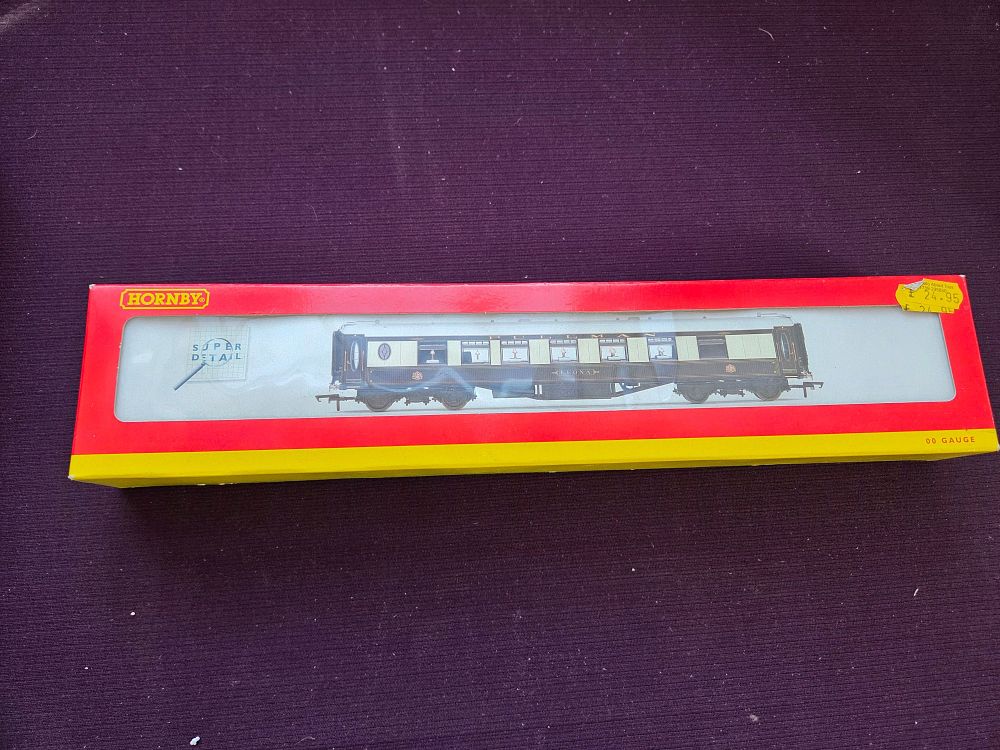 Lot 149 – Hornby R 4143 Pullman 1st Class Parlour Car Leona boxed