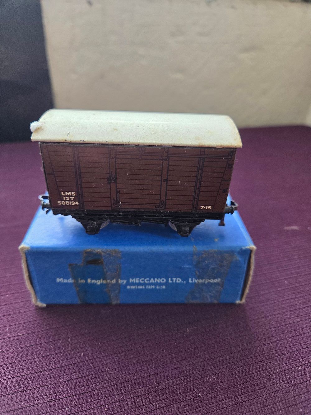 Lot 163 – Hornby-Dublo Goods Van D1 boxed