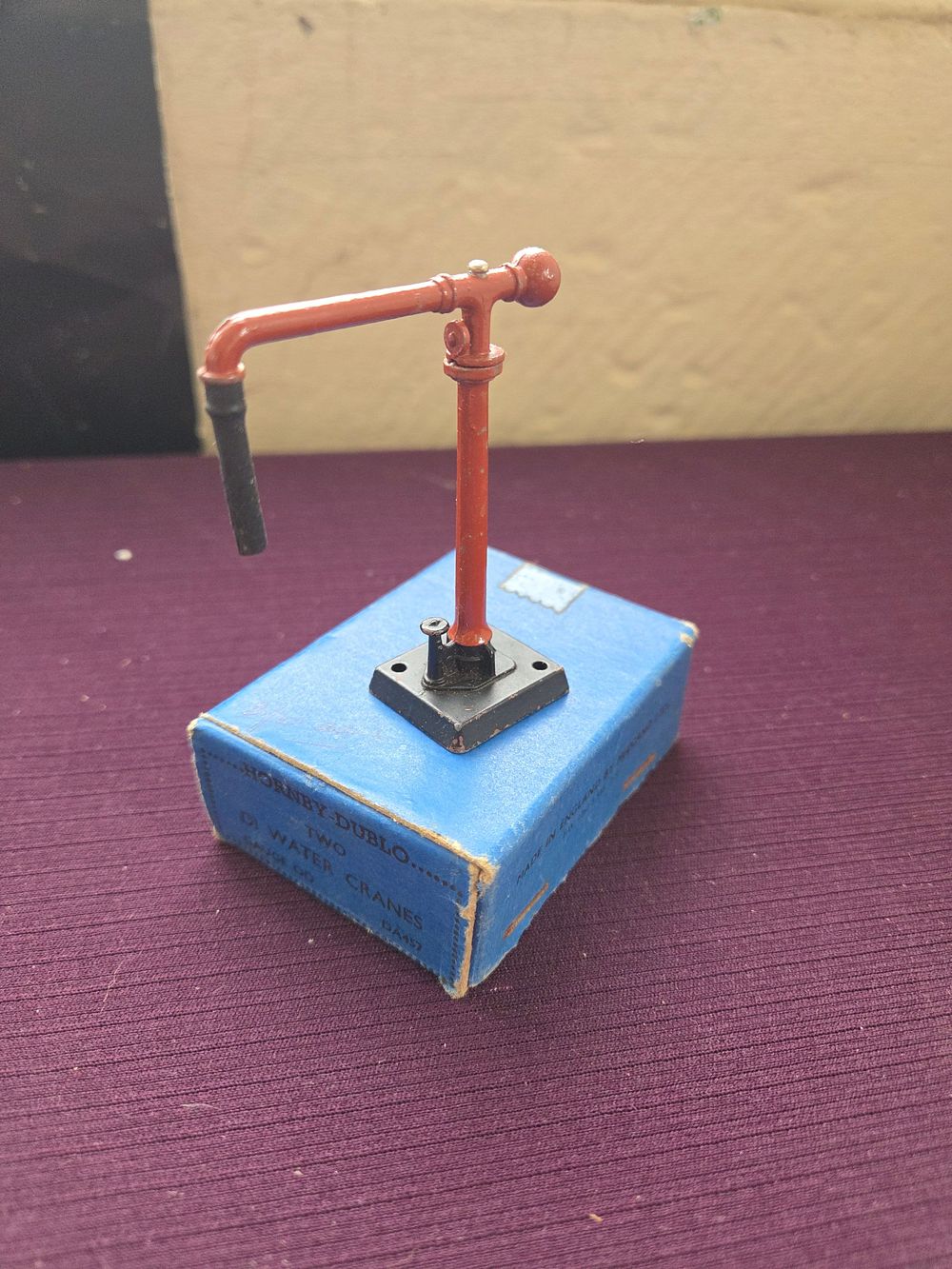 Lot 166 – Hornby-Dublo D1 Water Crane boxed